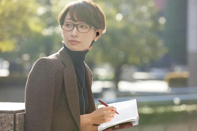 中的私密时光：降噪耳机的真正救星j9九游真人游戏第一品牌喧嚣都市(图12)